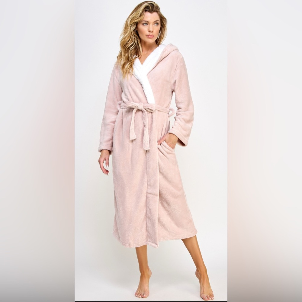 Soft Pink Hooded Janette robe women’s luxury